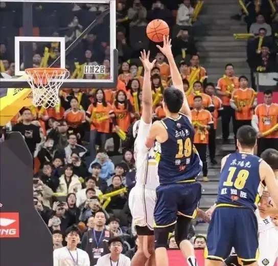 爱游戏官方网站 -赛后浙江稠州伤情更新：NBA常规赛节点到来，气氛紧张，资深球员宣示担当(长沙保卫战第9集)