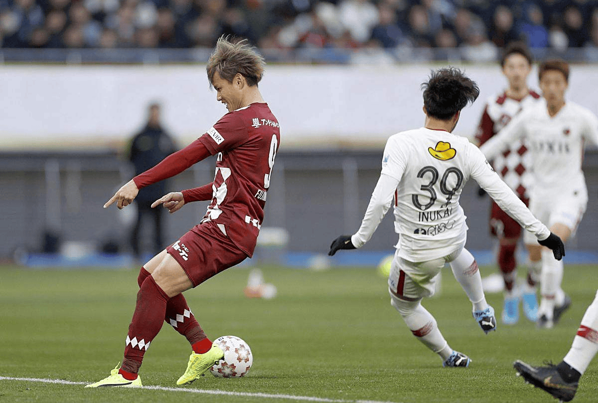 爱游戏体育 -包含里尔训练开放日；今晚强势反弹引欢呼；亚冠在即；身体对抗强度拉满的词条